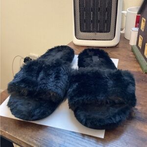 PINK Victoria's Secret Black Furry Slippers